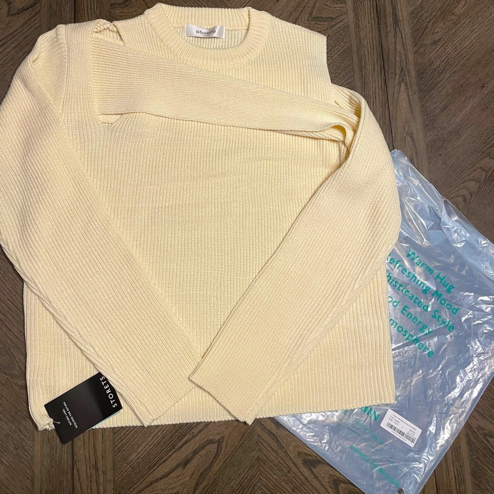 NWT Storets Cream XS/S Lillian Shoulder Cutout Sweater